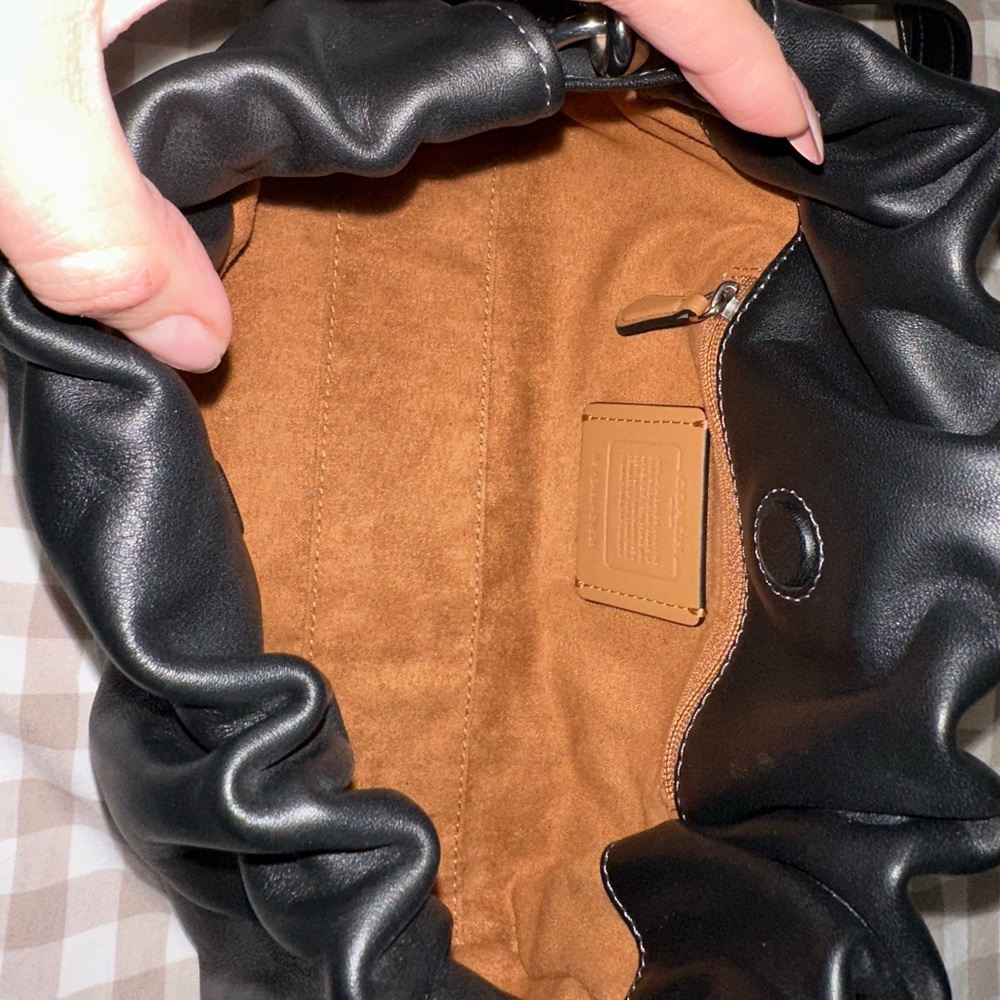 Faye Shoulder Bag - Picture 6 of 9